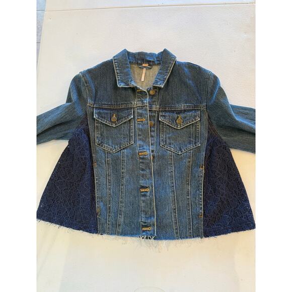 004 Free People Women's Denim Jean Blue Lace Panel Crop Raw Hem Jacket Sz S - Picture 4 of 7